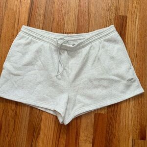 Aritzia TNA Boyfriend Fit Sweatshorts Cozy Fleece.